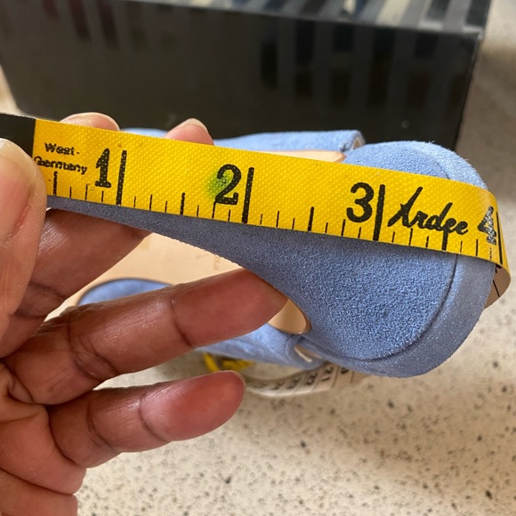 Beautiful VS Seascape Suede Blue heels - Picture 5 of 9